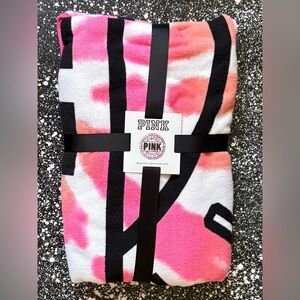 PINK Victoria’s Secret Throw Blanket NWT